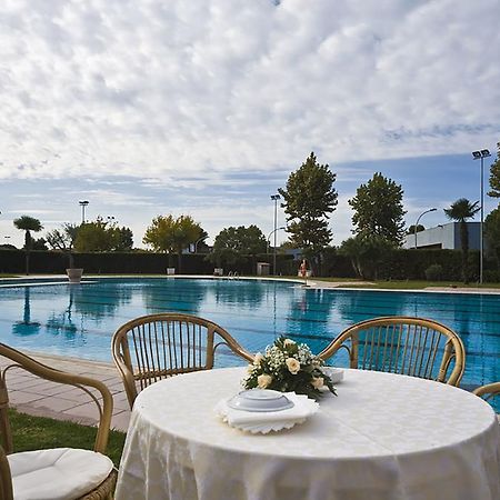 Aris Garden Hotel Casal Palocco Buitenkant foto