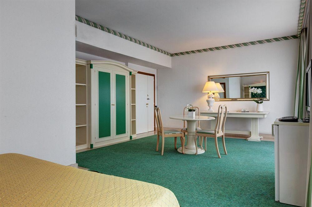 Aris Garden Hotel Casal Palocco Buitenkant foto