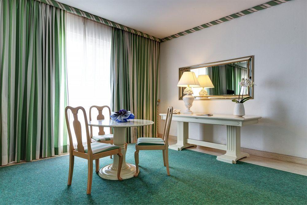 Aris Garden Hotel Casal Palocco Buitenkant foto