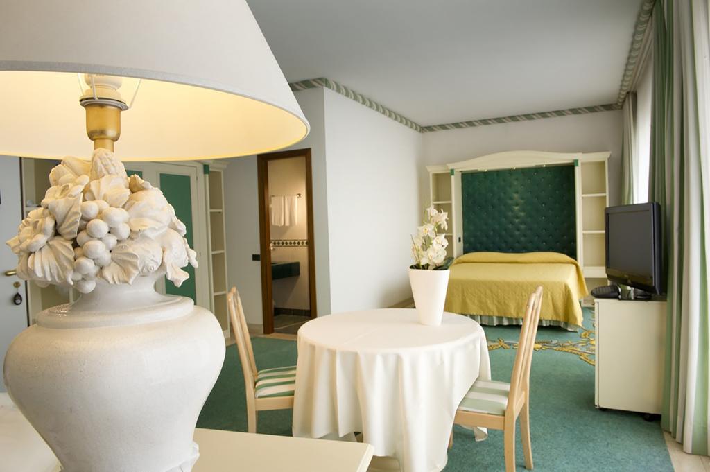 Aris Garden Hotel Casal Palocco Buitenkant foto