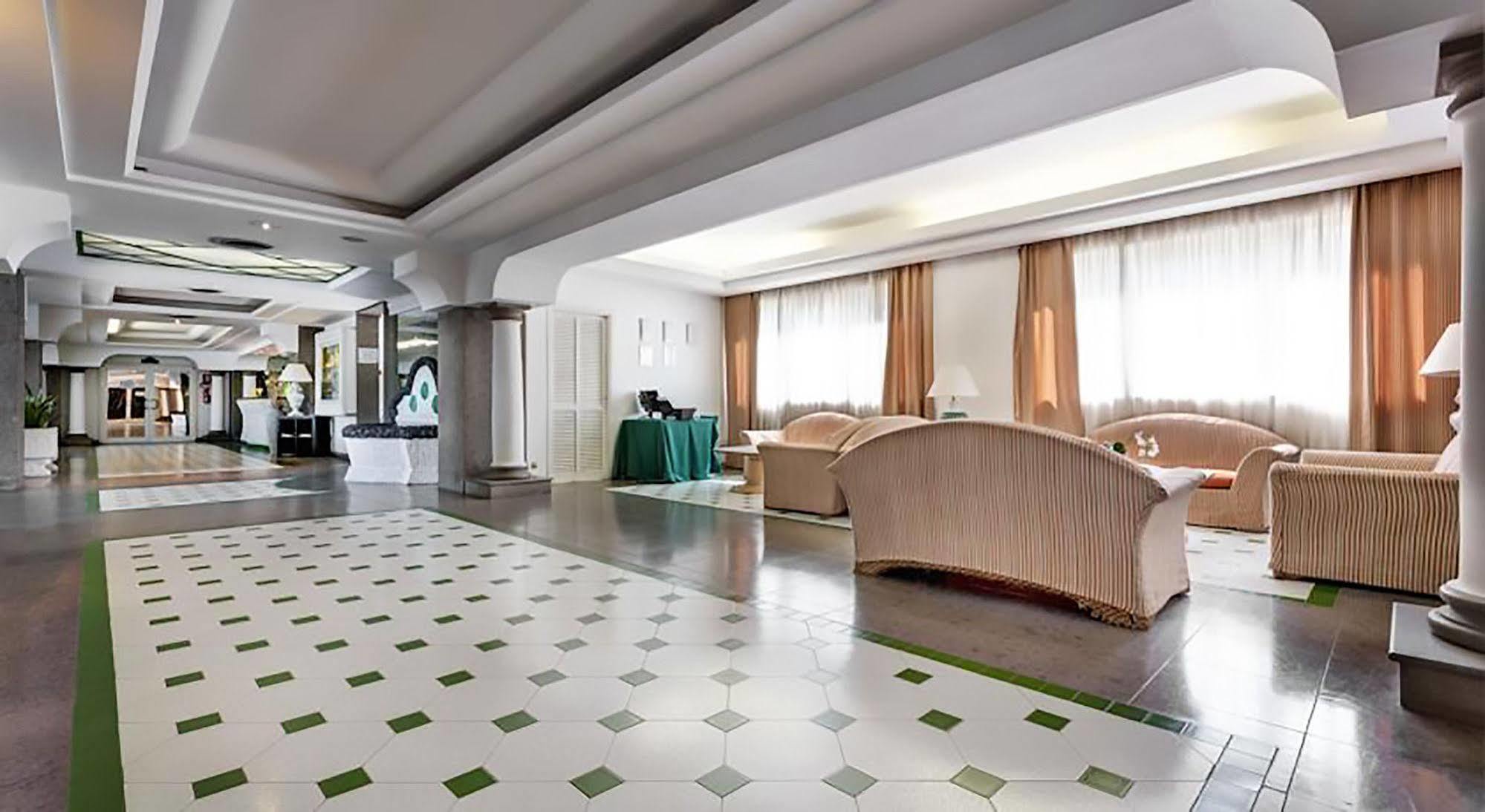 Aris Garden Hotel Casal Palocco Buitenkant foto