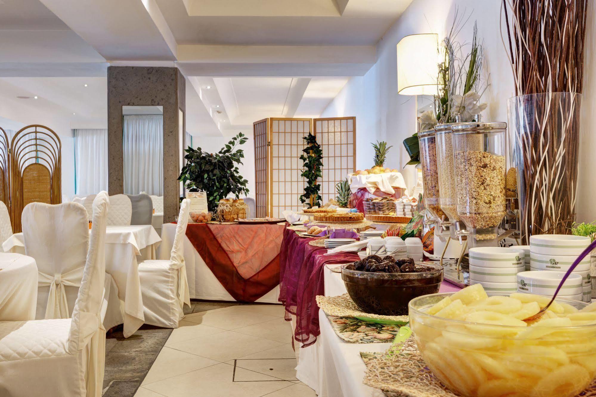 Aris Garden Hotel Casal Palocco Buitenkant foto
