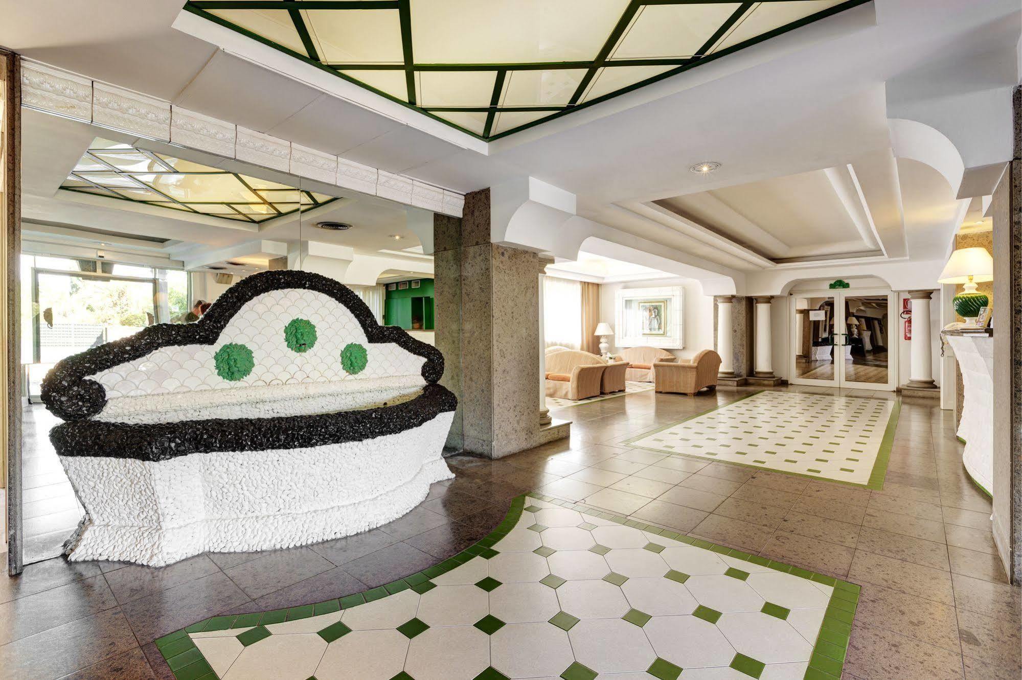 Aris Garden Hotel Casal Palocco Buitenkant foto