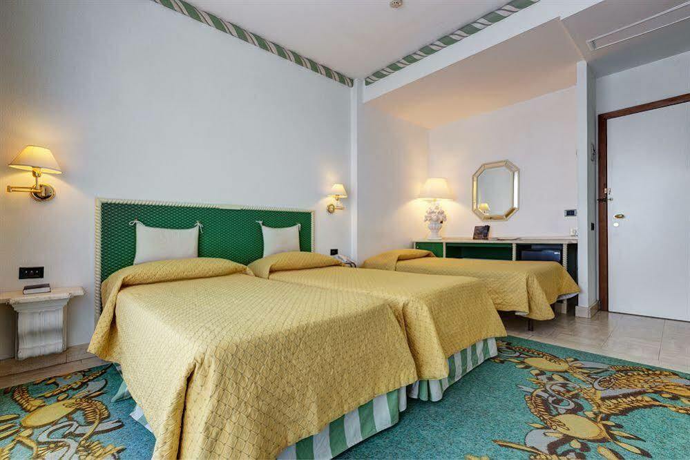 Aris Garden Hotel Casal Palocco Buitenkant foto